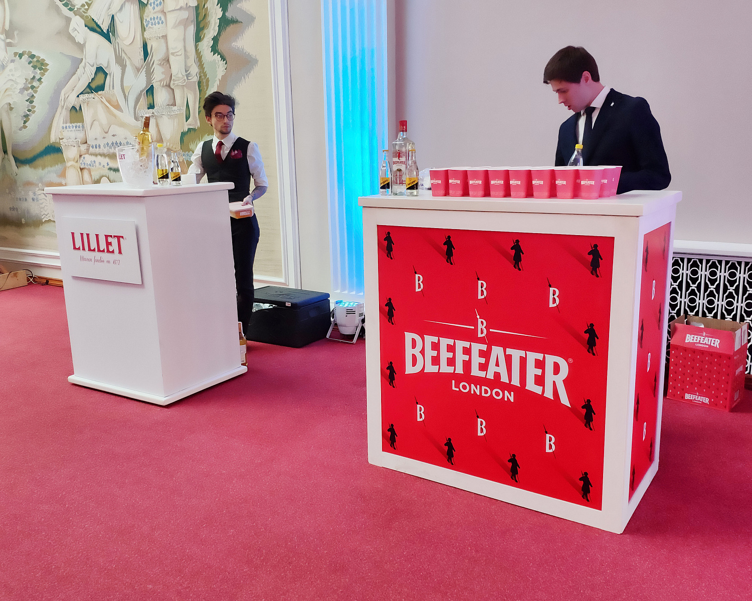 Напольные стойки